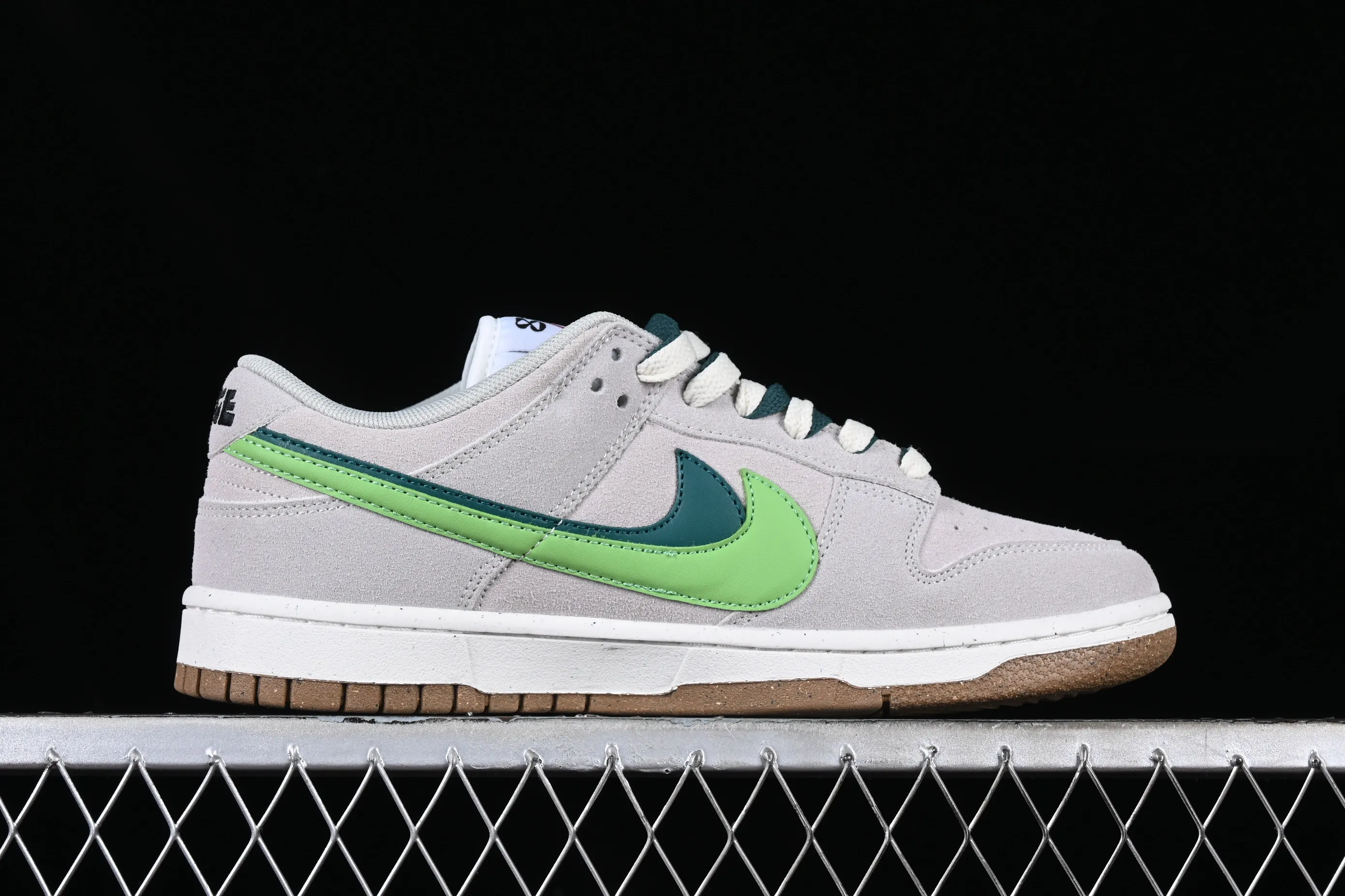 All Categories Nk SB Dunk Series Nk SB Dunk Low Low-top sneakers Cost-effective version Nk SB Dunk Low "85" double hook SB low-top sports and leisure sneakers DO9457-107